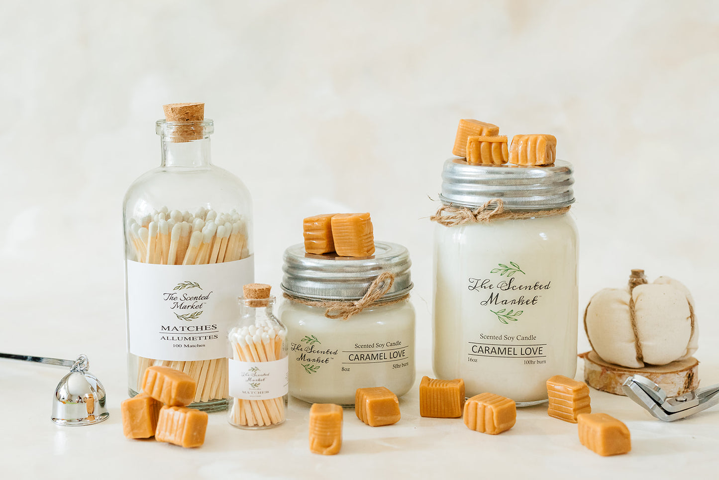 CARAMEL LOVE Soy Wax Candle 8 oz - The Scented Market Candles