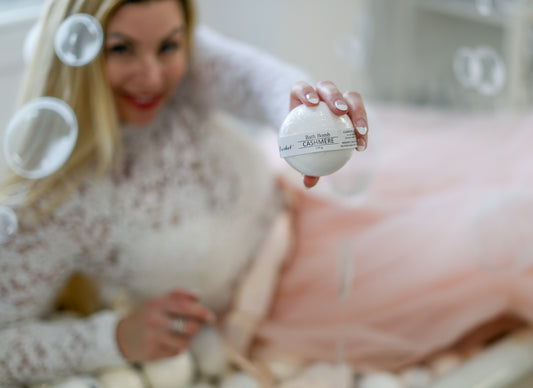 CASHMERE Scented Luxury Bath Bomb – Moisturizing, Relaxing Spa Experience for Soft Skin - The Scented Market  Bath Bomb