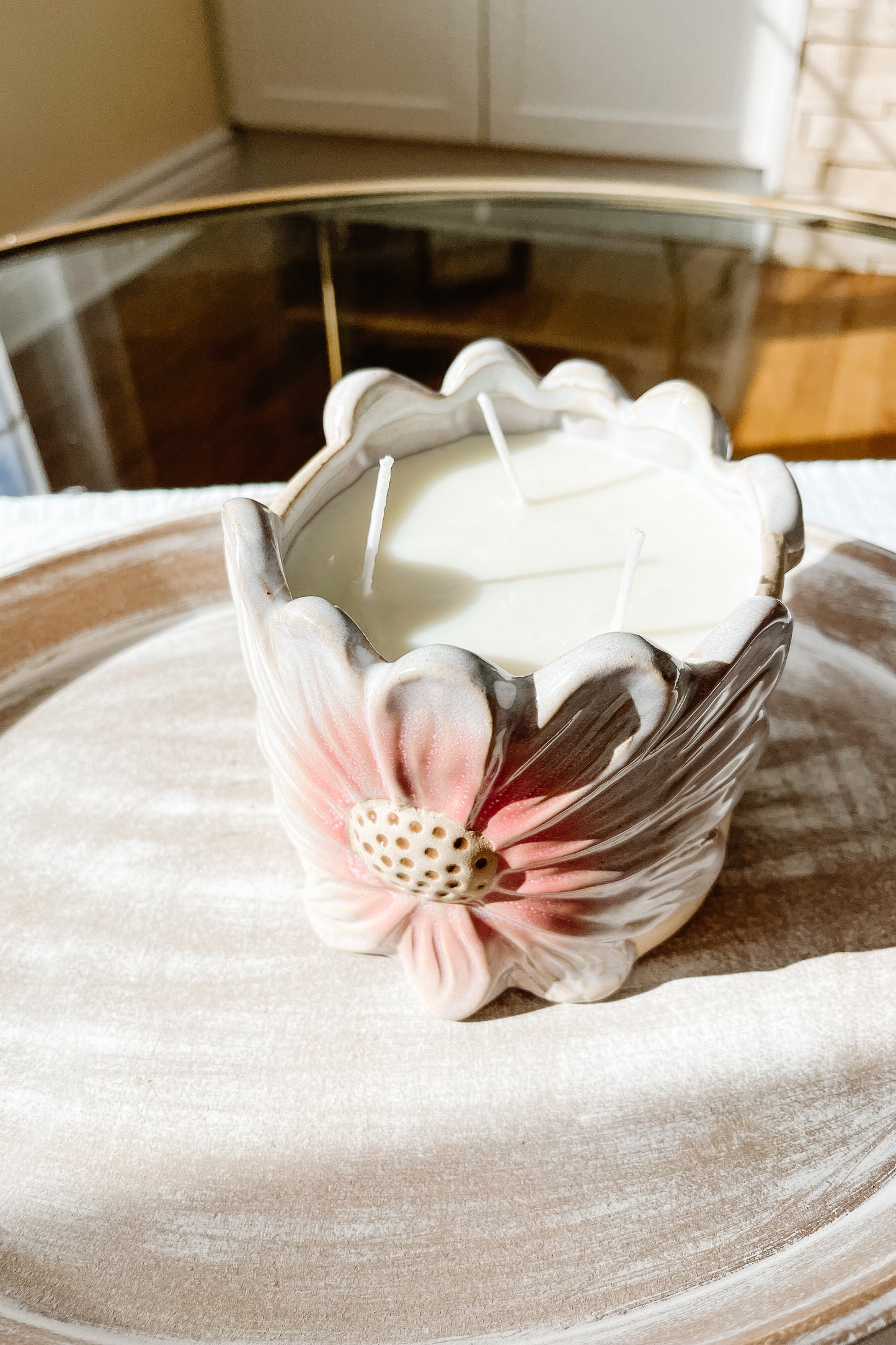 Daisy Flower 3 Wick Candle, Fresh & Floral Scented Candle for Home Décor - The Scented Market