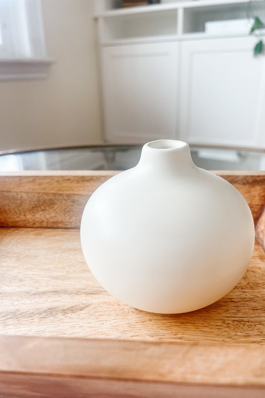 Shorty Ivory Vase – Modern Minimalist Decorative Vase for Home Décor