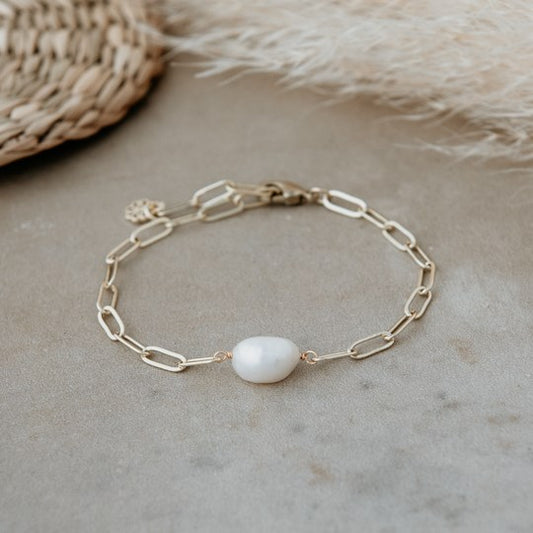 Single Pearl Gold Bracelet