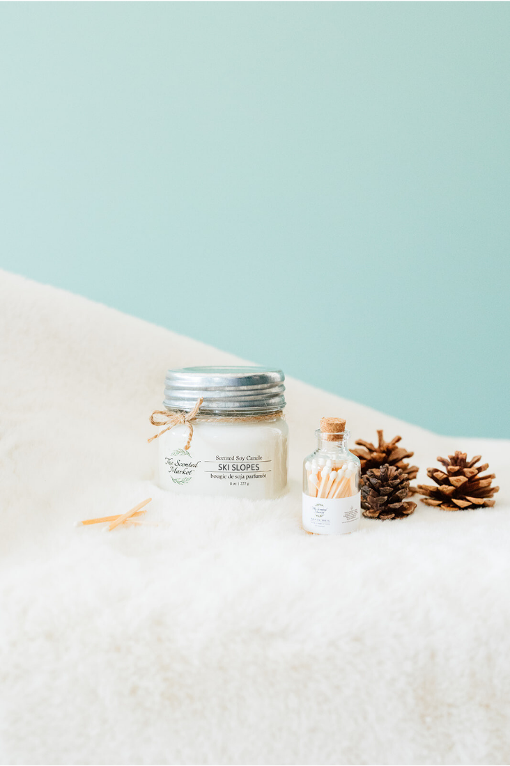 SKI SLOPES Soy Wax Candle 8 oz - Scent of December - The Scented Market     