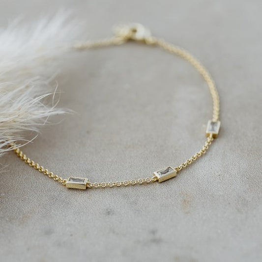 Squared Gold Bracelet - The Scented Market  Bracelets   