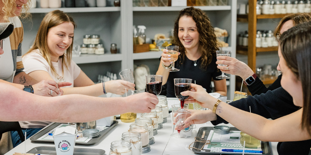 Load video: Candle Making Experiance Sip &amp; Pour